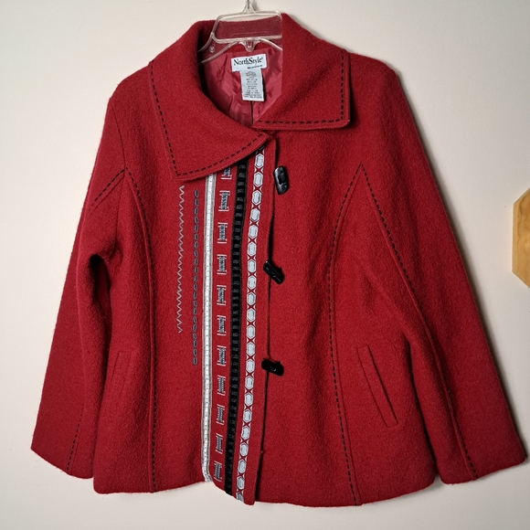 NorthStyle 100% Wool Embroidered Nordic Style Toggle Button Closure Red Sz Large - Picture 2 of 13